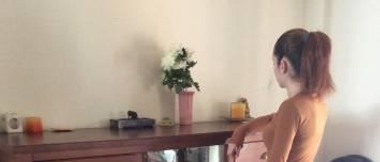 Desahuciada y sin piso protegido pese a la orden de un juez Desahuciada y sin piso protegido pese a la orden de un juez
