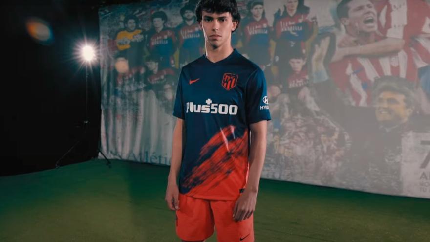 El Atlético presenta su nuevas equipaciones