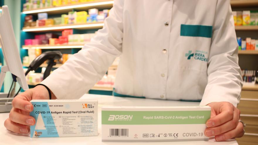 El govern espanyol regularà el preu dels tests d&#039;antígens i comprarà 344.000 dosis d&#039;antivirals de Pfizer al gener