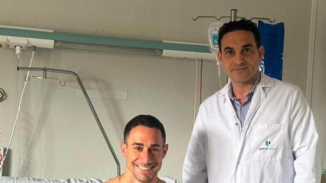 Sergio López, con el doctor David Bo Rueda. | L.O.
