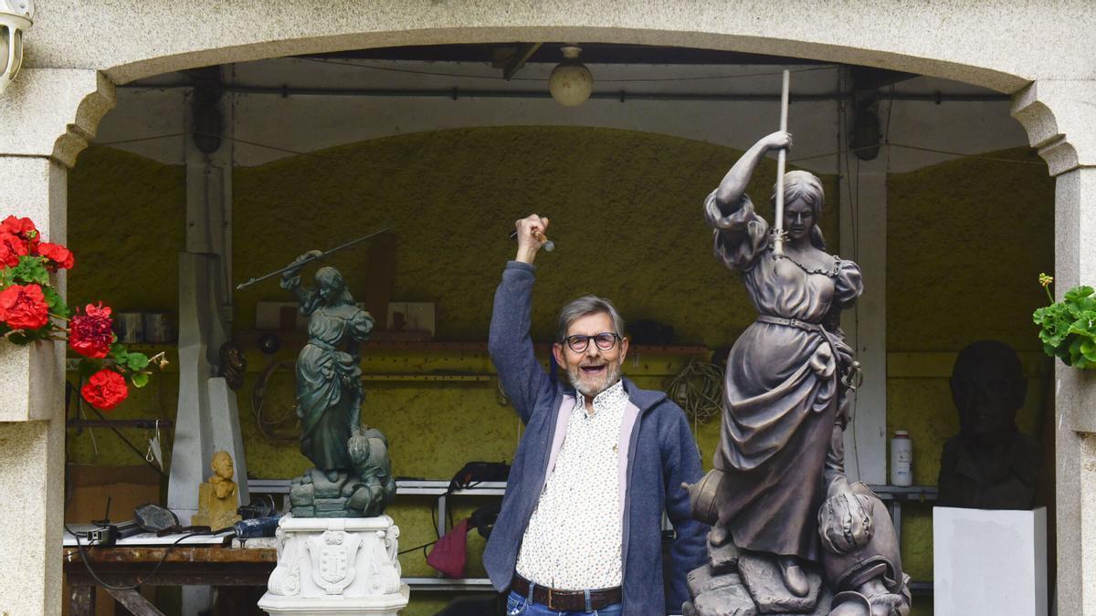 José Castiñeiras, el hombre que moldeó A Coruña: "Hice tantas esculturas en la ciudad que ya no me acuerdo de todas"