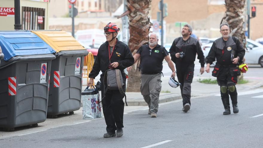 Un investigador tras salir del edificio quemado de Campanar: &quot;En 6.000 incendios no he visto nada así&quot;