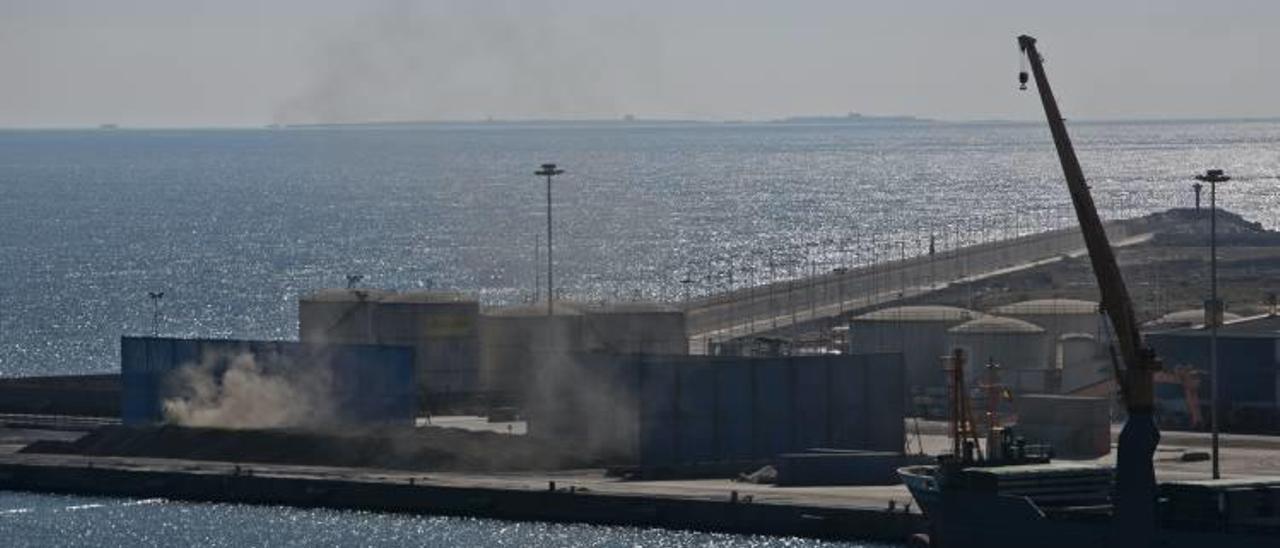 Imagen de archivo del muelle 17, donde se concentra la carga de graneles sólidos.