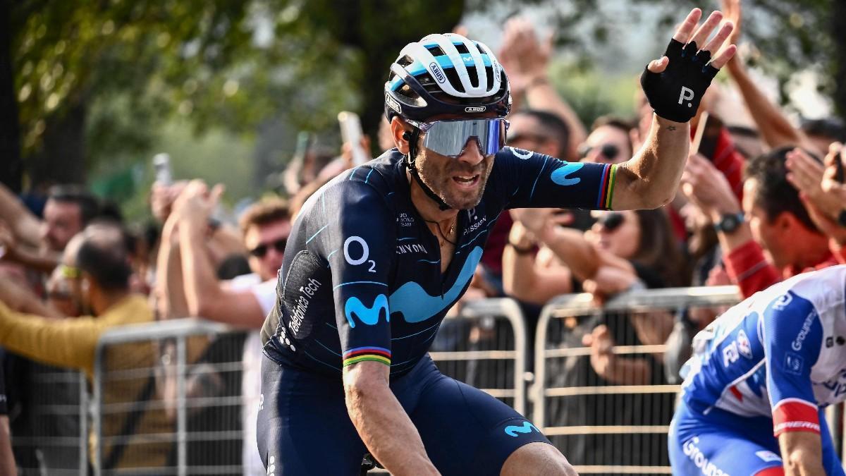 Valverde, despidiéndose de los aficionados