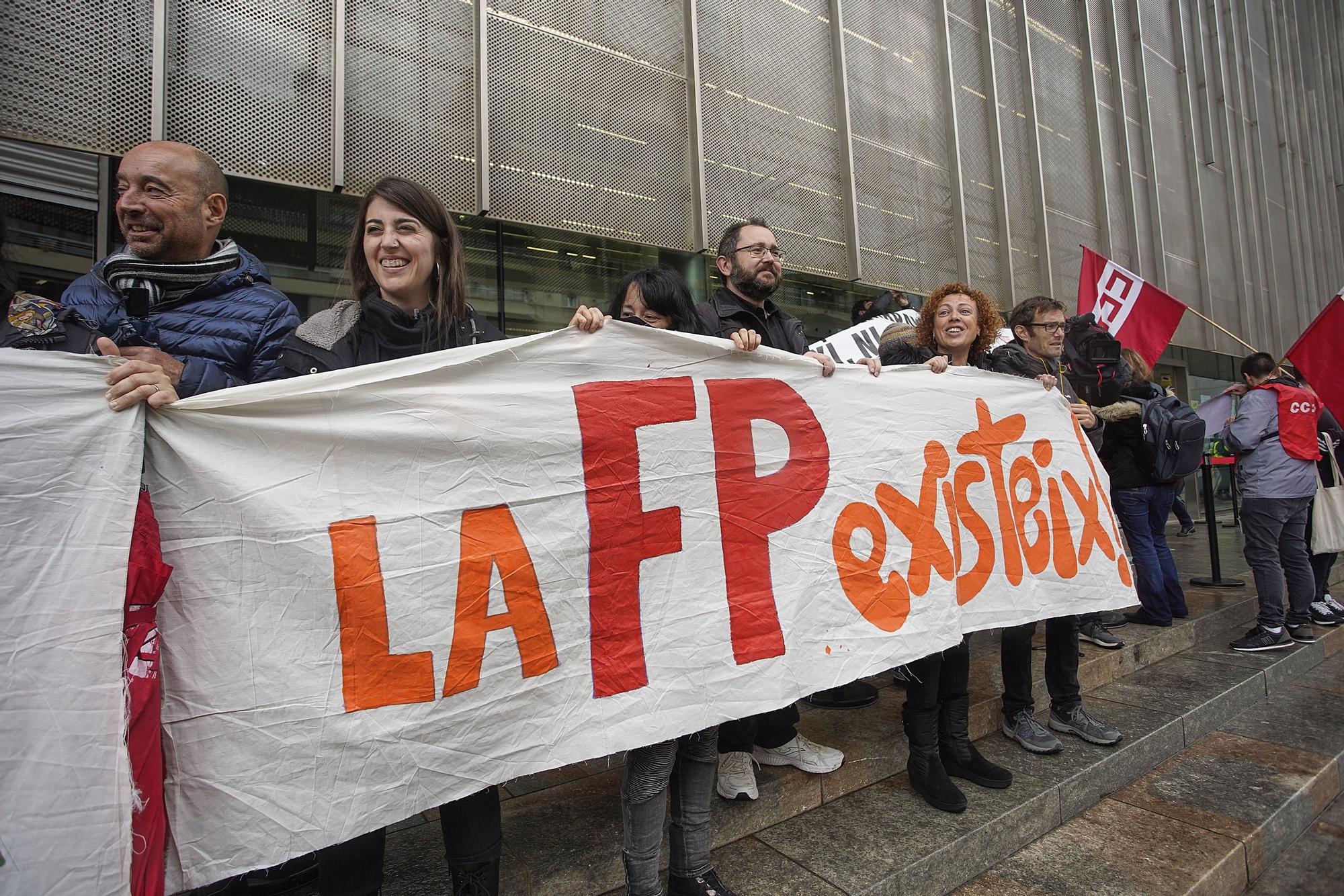 Manifestació del professorat en contra del Departament d'Educació a Girona