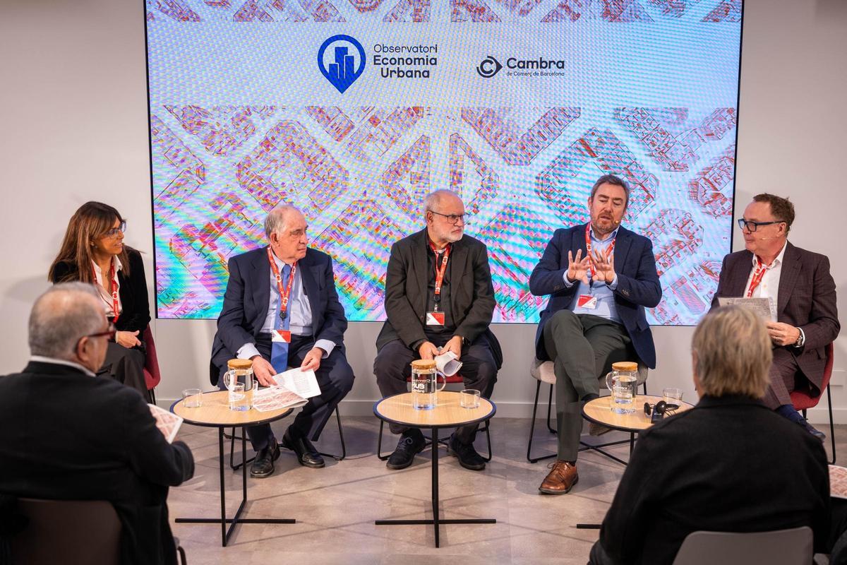 Mesa redonda con Isabel Vidal, Joan Tugores, Lluís Torrens y Jose Manuel Martínez-Sierra.