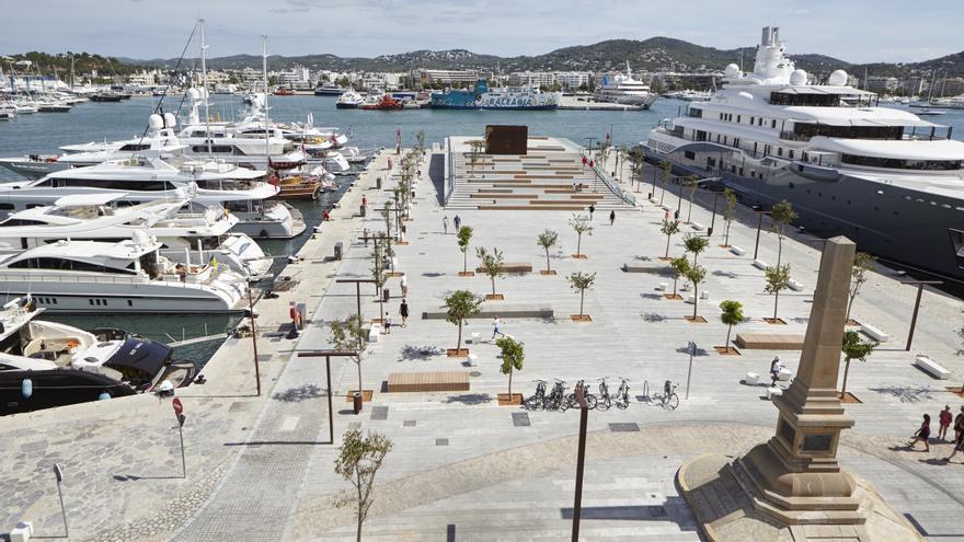 La concesionaria de la marina para grandes barcos de lujo: &quot;Ibiza es un verdadero paraíso para los yates&quot;