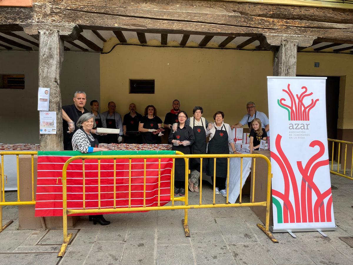 Los miembros de AZAR, en las fiestas de Santo Domingo de la Calzada.