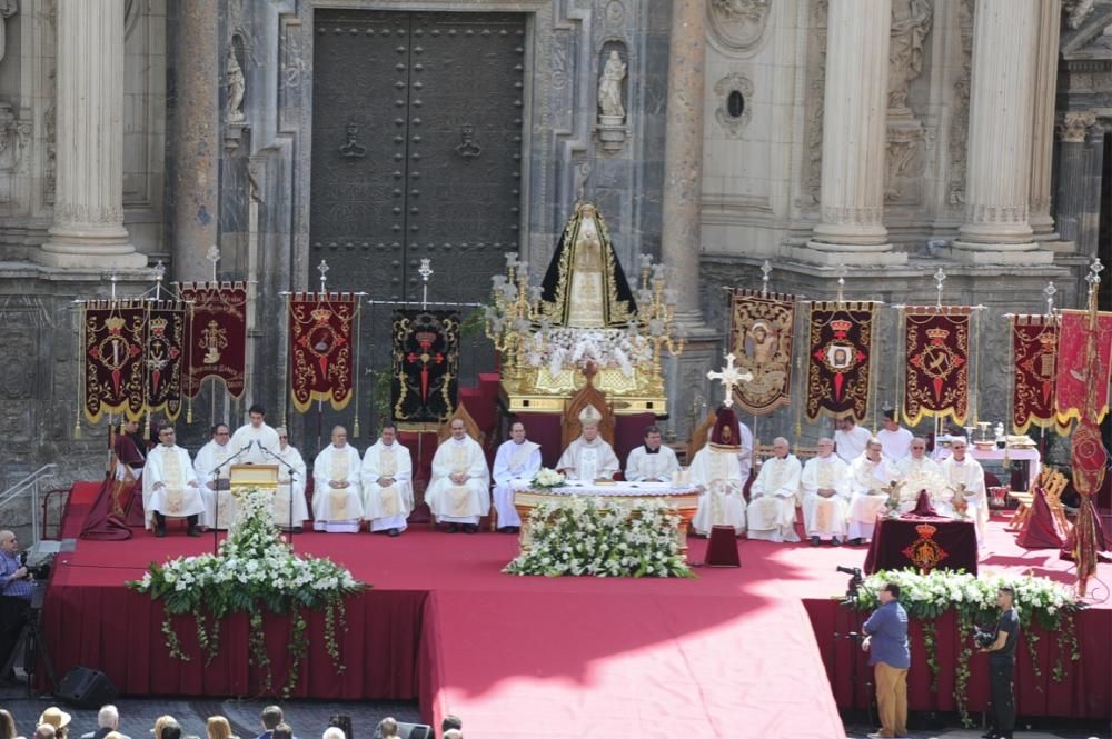 Coronación de la Virgen de la Soledad en la plaza Belluga