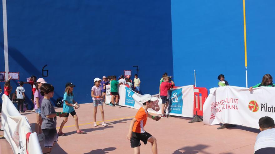 Massalfassar esclata amb la Trobada de Pilota a l’Escola de 2025
