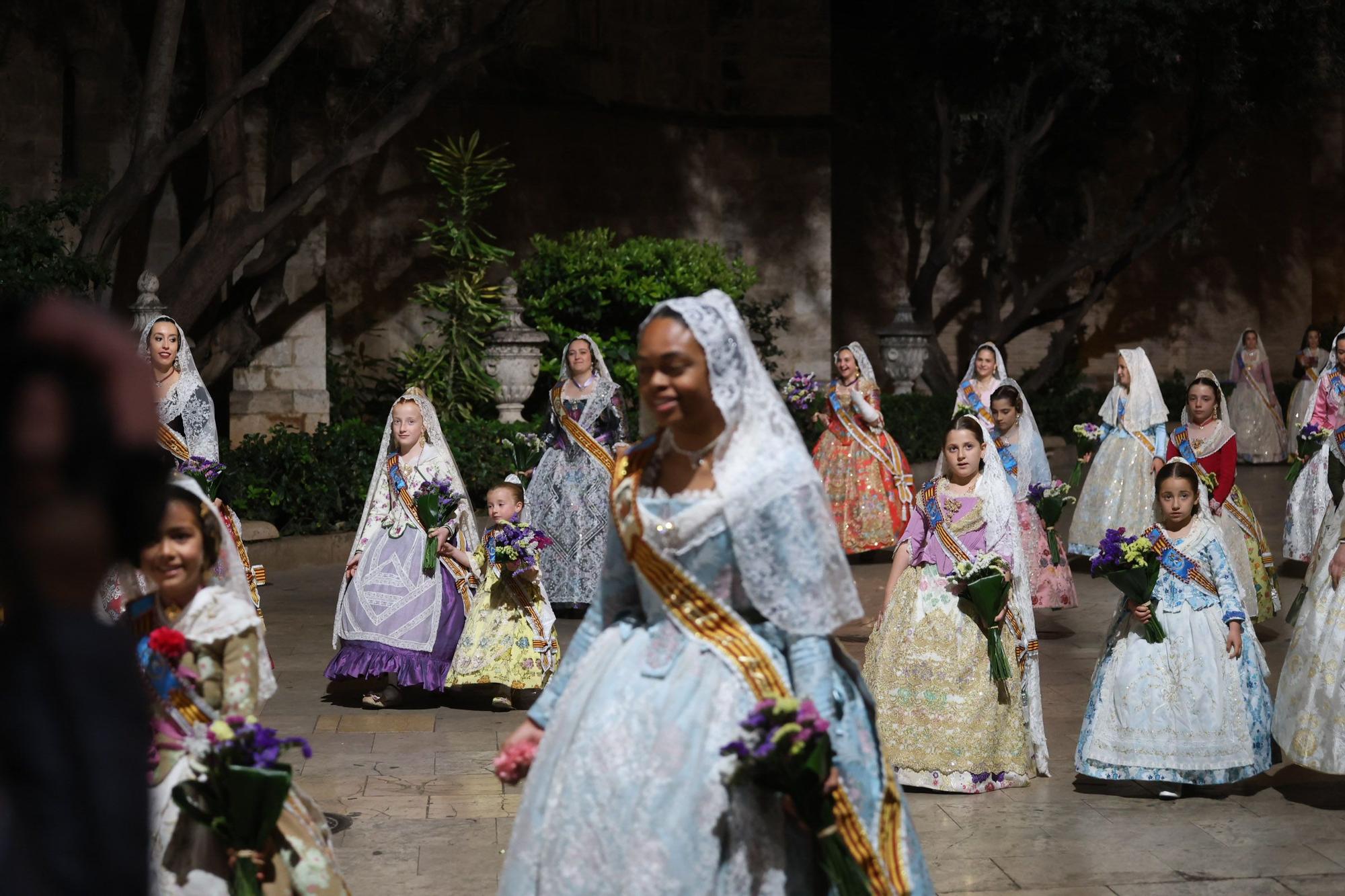 Búscate en el primer día de la Ofrenda en la calle San Vicente entre las 22 y las 23 horas