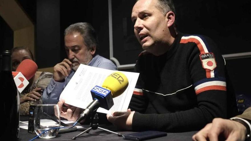 Alfredo Rodríguez Santa Cecilia y Justy Fernández, en la rueda de prensa de ayer.