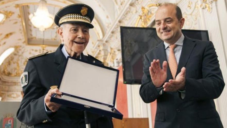Homenaje a Francisco Pérez, el policía local más longevo de Canarias