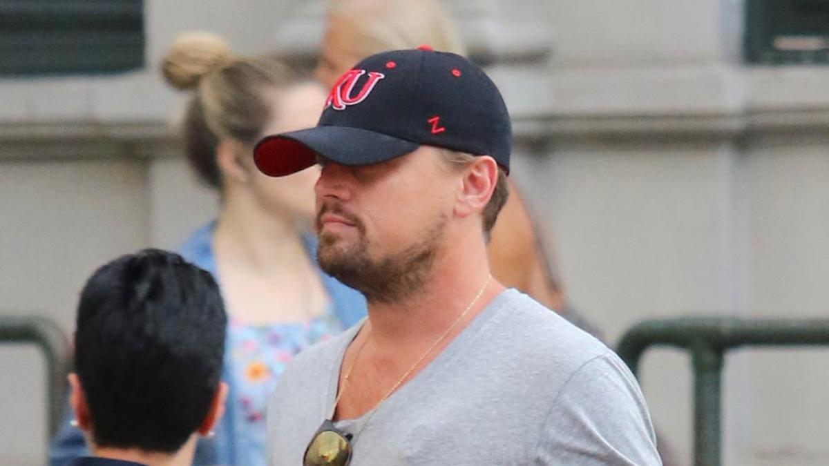 Leo DiCaprio intenta pasar desapercibido por las calles de Nueva York