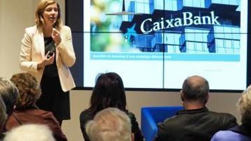 CaixaBank es reuneix amb  més de seixanta accionistes a Figueres