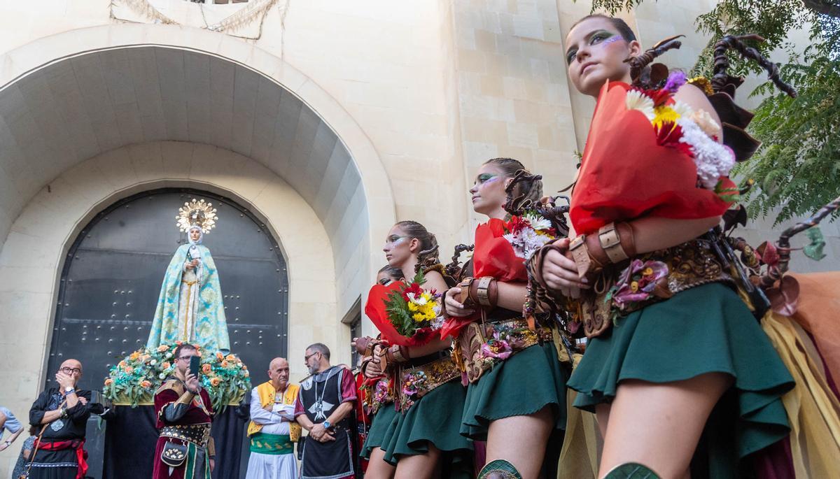 Los Moros y Cristianos honran a la Patrona de Elche Los Moros y Cristianos honran a la Patrona de Elche
