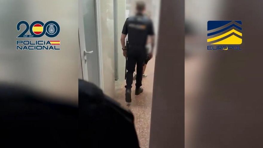 Golpe policial a una red que facilitaba la entrada de migrantes desde España a Canadá y Reino Unido (hay seis detenidos en Gijón)