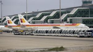 Aviones de Iberia en el aeropuerto de El Prat.