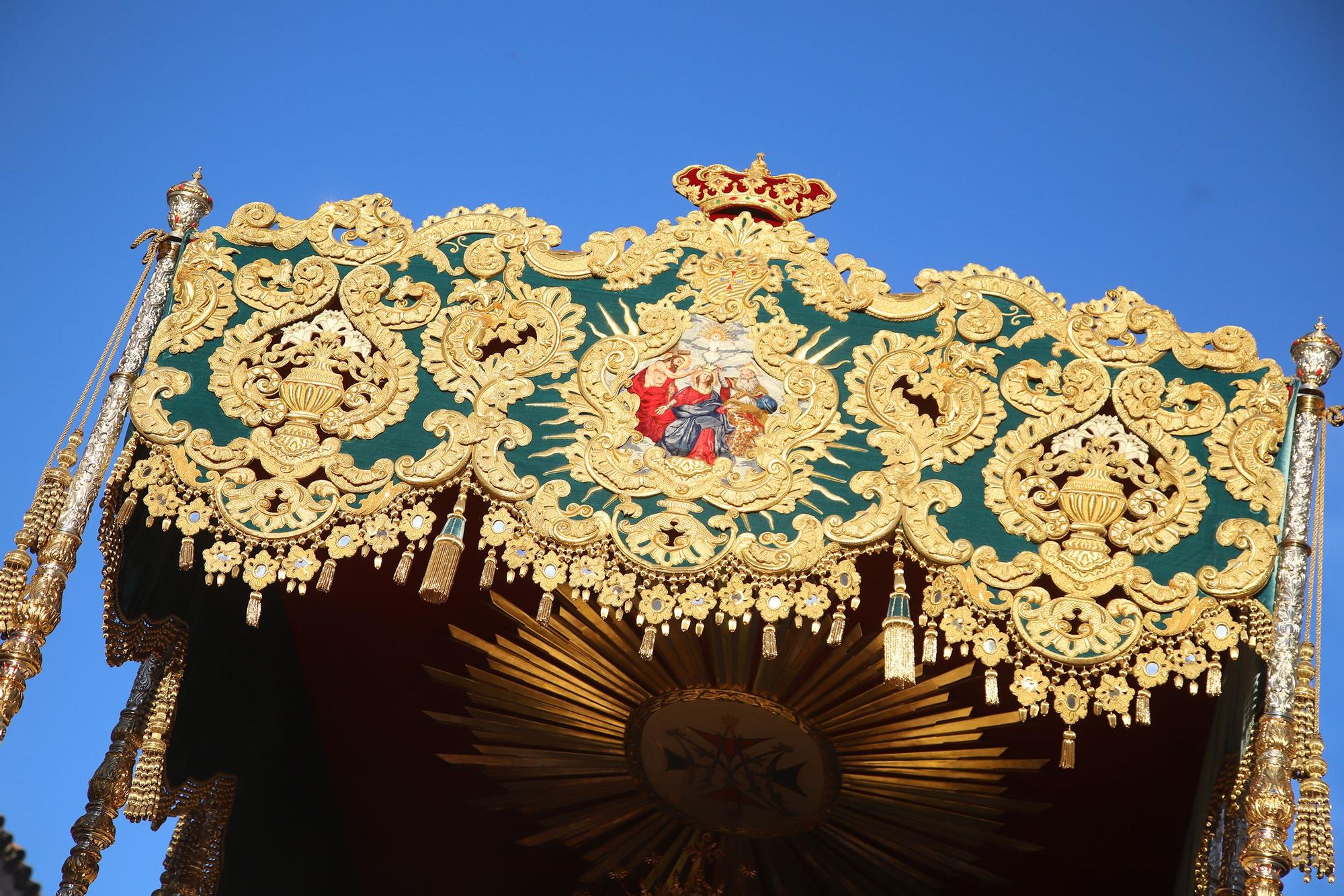 La procesión de la Hermanda de la Santa Faz en imágenes