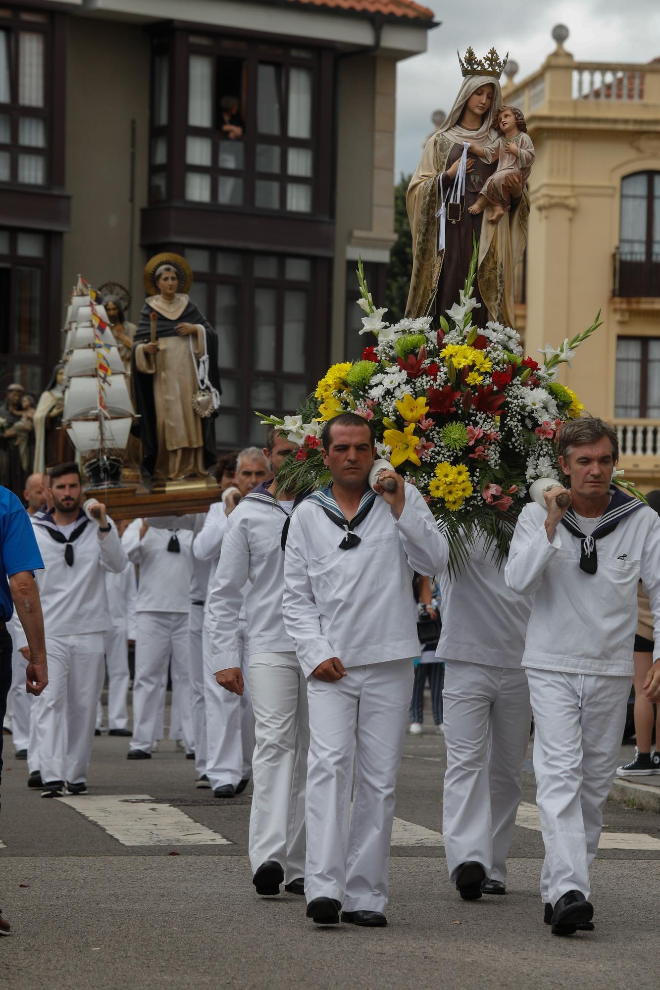 EN IMÁGENES: Así fue la procesión de los santos por las calles de San Juan de la Arena