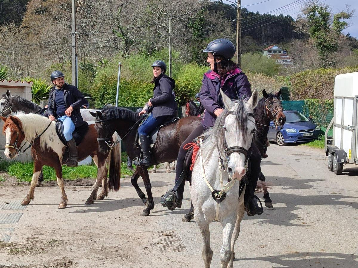 Participantes en la XIII Xuntaza Cabalar pola Costa