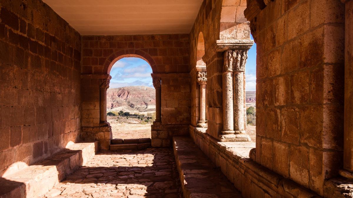 Vistas desde el interior de la ermita de Santa María de Tiermes