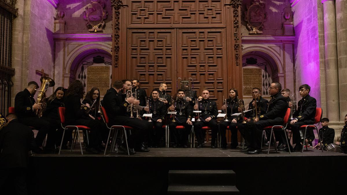 Los músicos de la agrupación instantes antes de comenzar su concierto