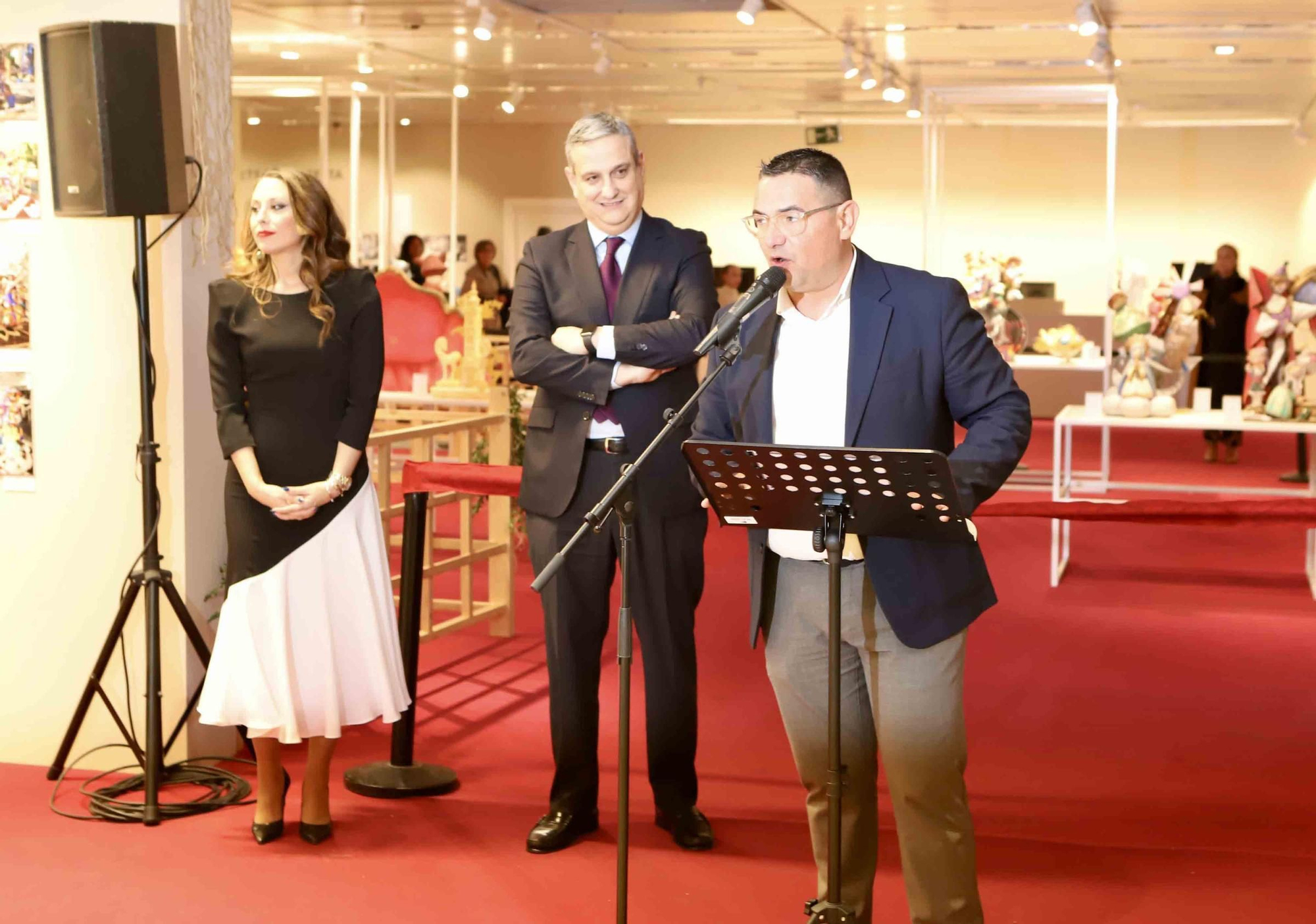 El Corte Inglés y la Federació de les Fogueres de Sant Joan inauguran “Els xiquets de la festa”, una exposición homenaje a los artistas, foguerers y barraquers infantiles