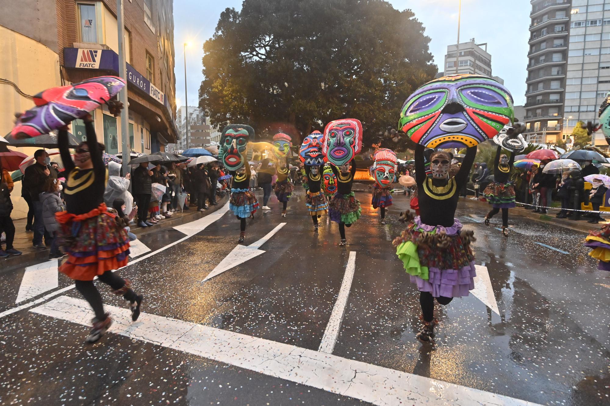 Teatro y música en el desfile de animación de la Magdalena