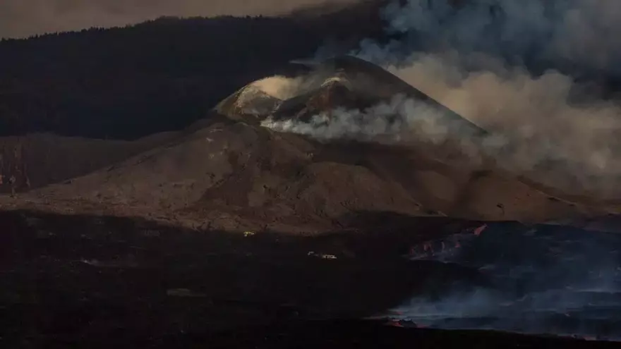 La lava continúa incandescente en La Palma