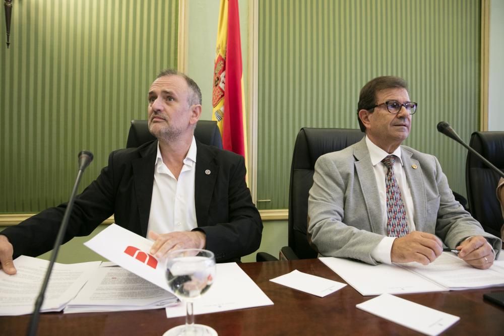 Llorenç Huguet comparece en el Parlament