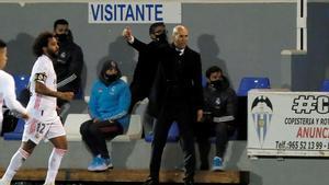 Zidane: «És un altre dia dolorós, però no és una vergonya»