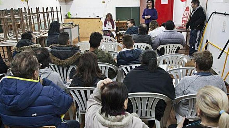 Charla de la plataforma de afectados.