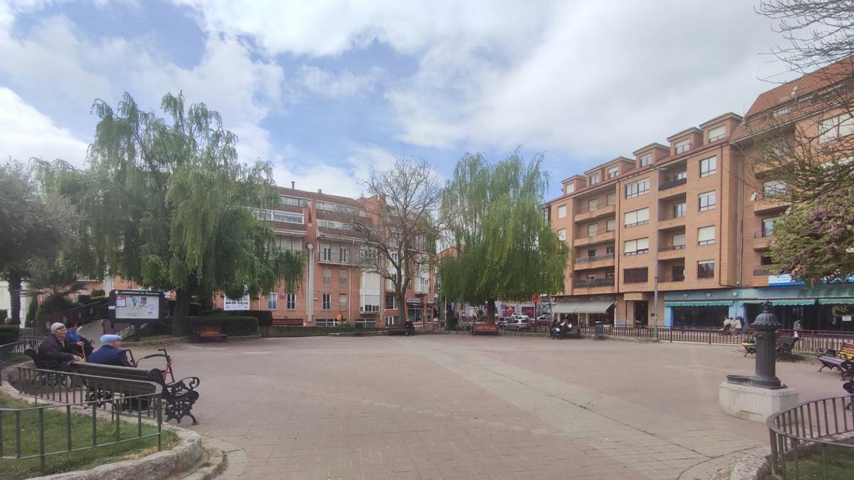 Plaza Virgen de la Vega, cuyo proyecto de remodelación sale de nuevo a licitación con 90.000 euros más de presupuesto.
