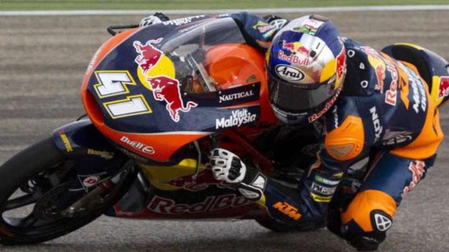 Brad Binder, a los mandos de su KTM, en el circuito de Alcañiz.