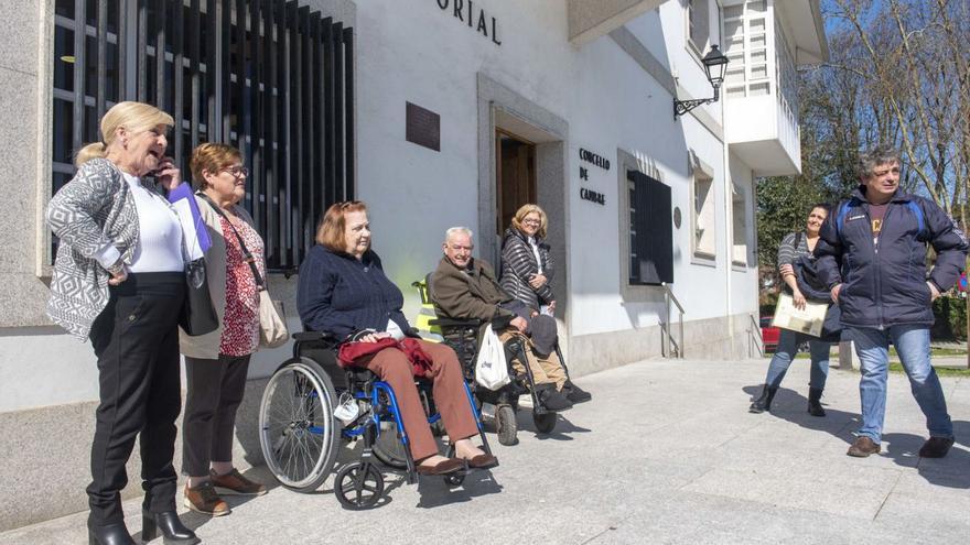 Usuarios de ayuda en el hogar, tras registrar quejas por el servicio, el mes pasado.