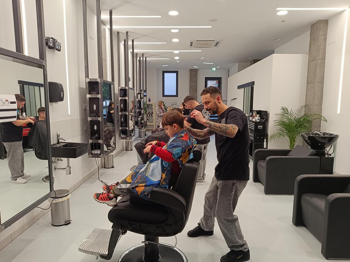 Cortes de pelo sin barreras en Lugones