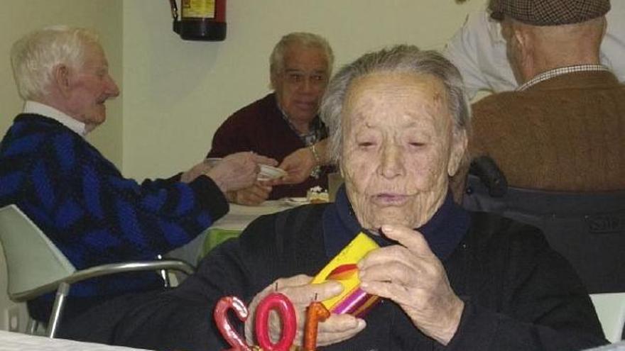 Felipa Martín cumple 102 saludables años en la residencia  «San Salvador» de Rabanales