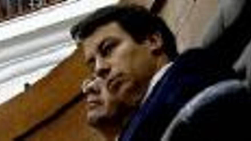Ibarra pide a Aznar un plan especial de empleo al que se suma Floriano