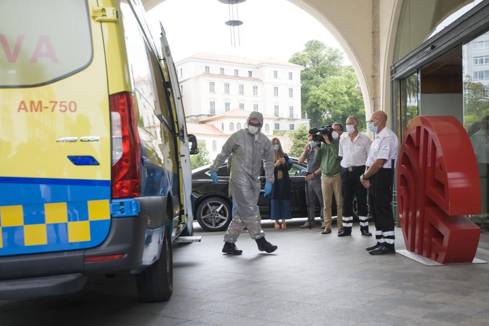 El club indica que su estado "no reviste gravedad" aunque "se ha decidido trasladarle al hospital por precaución".