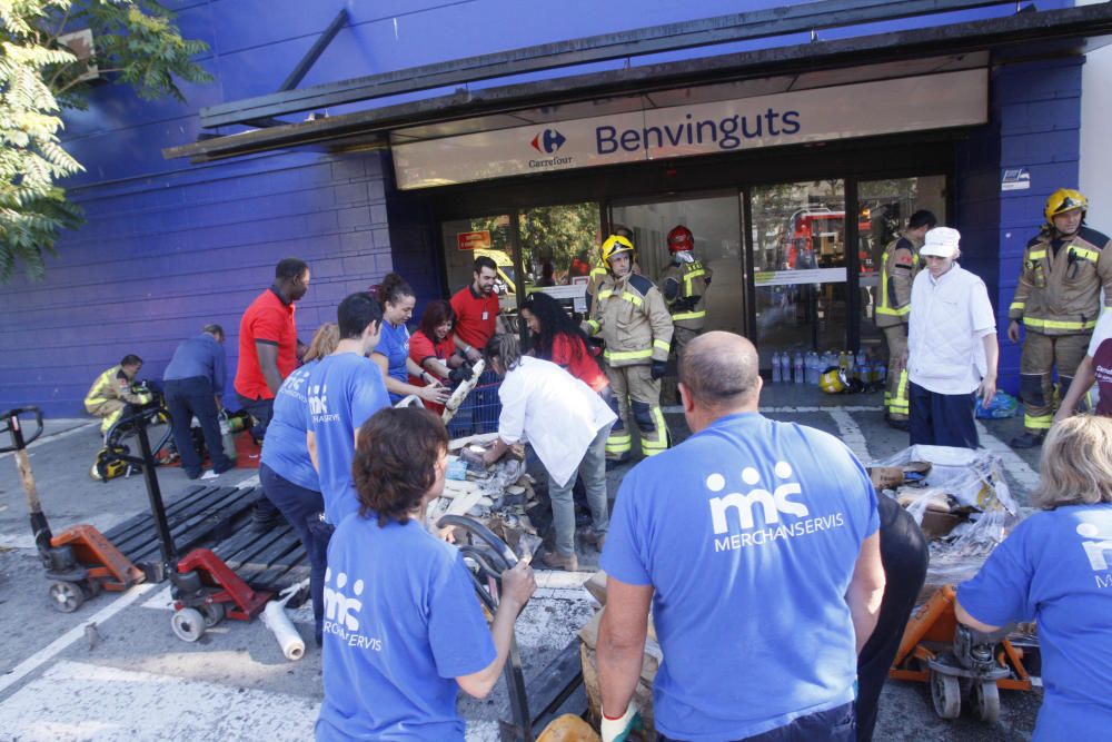 Incendi a la cambra frigorífica d'un supermercat de Girona