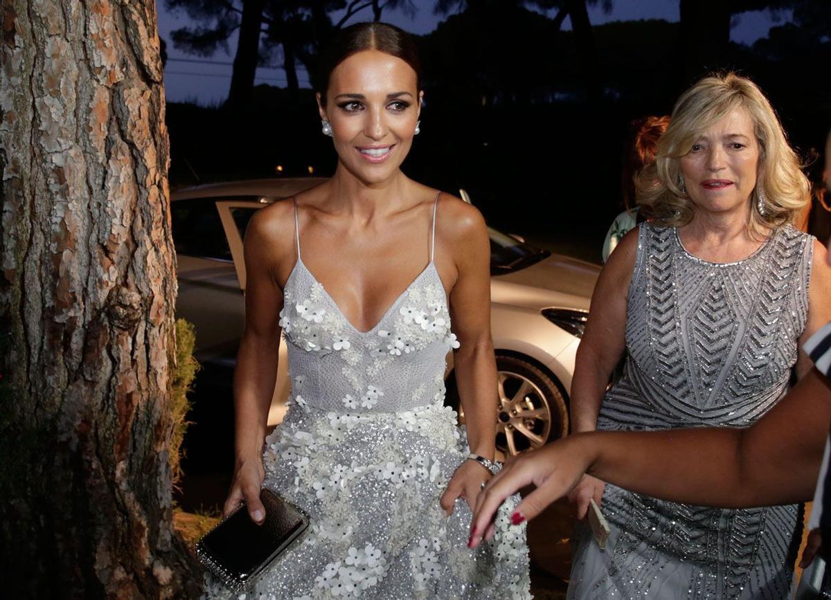 Paula Echevarría con un precioso vestido de Dolores Promesas