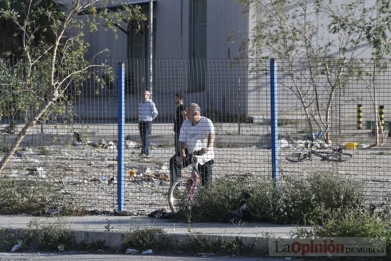 Imponentes llamas devoran una nave en Santomera