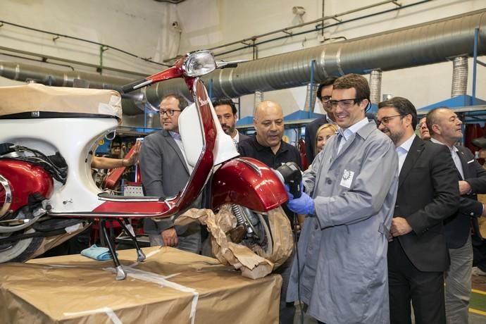 15.04.19. Las Palmas de Gran Canaria. El líder del PP y candidato a presidente del Gobierno, Pablo Casado, visita el centro de formación técnico-profesional del metal de Las Palmas de Gran Canaria, Femepa, acompañado por los dirigentes del partido en Canarias, Asier Antona y Australia Navarro. Foto Quique Curbelo  | 15/04/2019 | Fotógrafo: Quique Curbelo