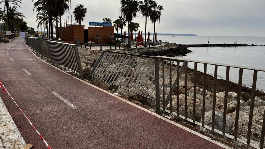 Nuevo vallado en el carril bici del Paseo Marítimo