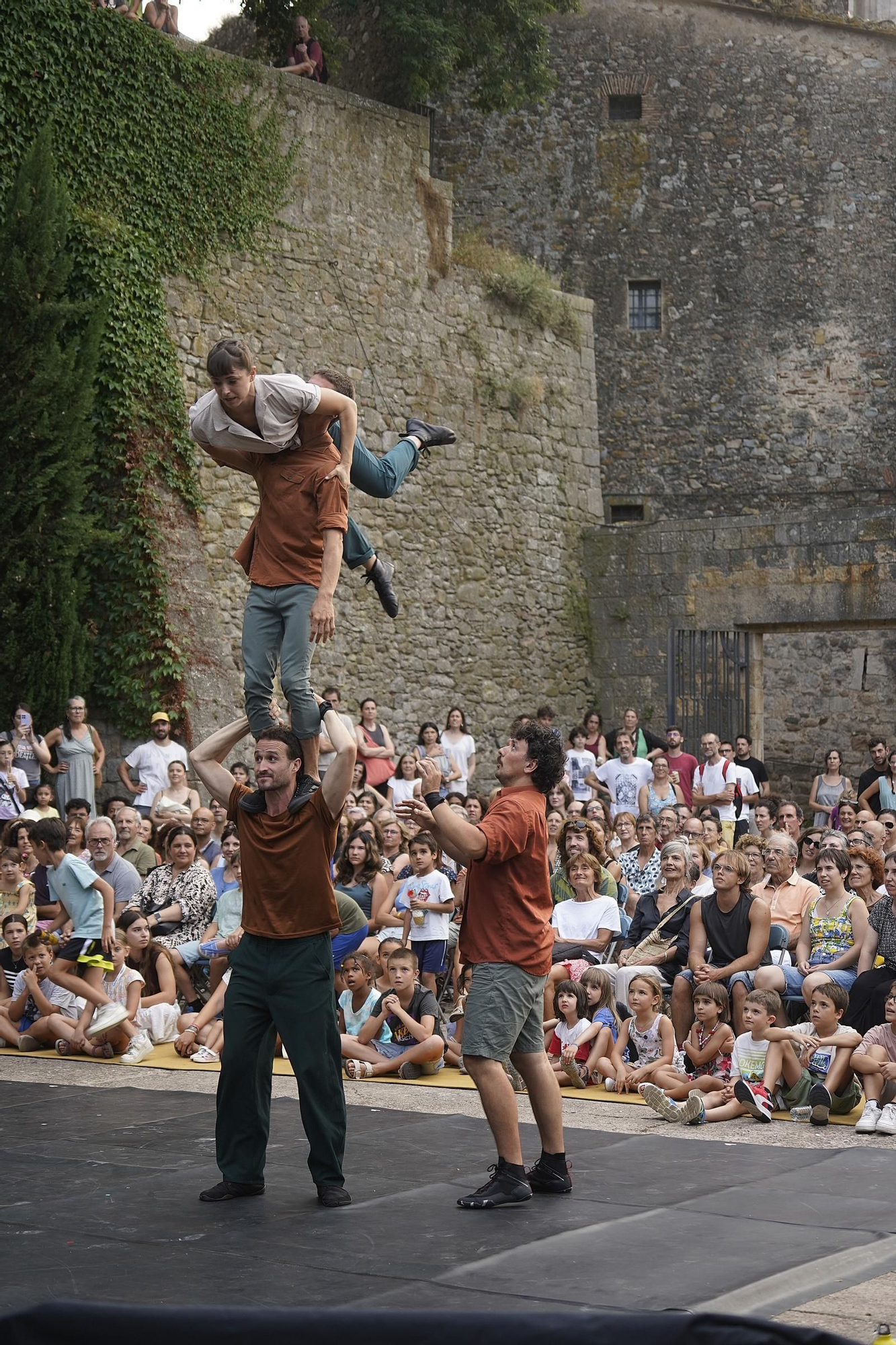 Les fotos de l'Escènit, "un espectacle increïble" que duu la cultura als carrers de Girona
