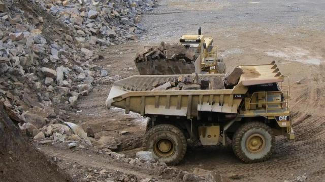 Maquinaria trabajando en una mina en Galicia. | Europa Press