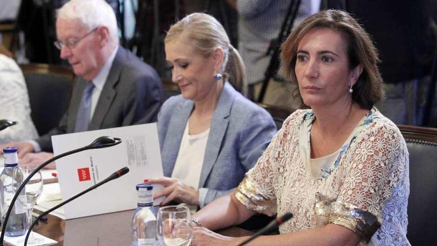 La consejera de Cultura y Turismo, García Cirac, junto Cristina Cifuentes y el director del Instituto Cervantes.