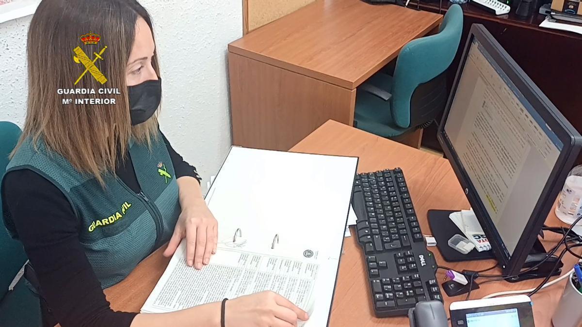 Una de las investigadoras del Equipo @ de la Guardia Civil de Sagunt