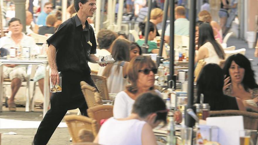 1.200 empleados turísticos podrían trabajar 9 meses al año en Castellón